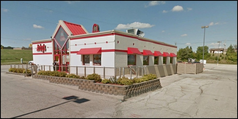 Marshall Town Mall portfolio of 4 properties for sale on LoopNet.com - Building Photo - Image 3 of 7