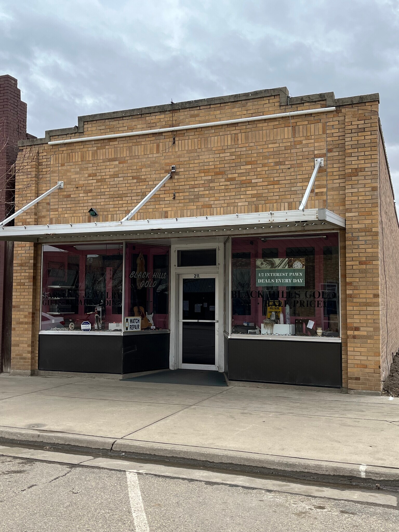 211 N Main St, Mobridge, SD for sale Primary Photo- Image 1 of 1