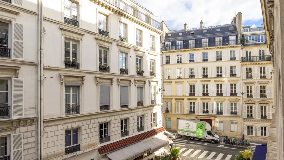 Multifamily in Paris for sale - Primary Photo - Image 1 of 1