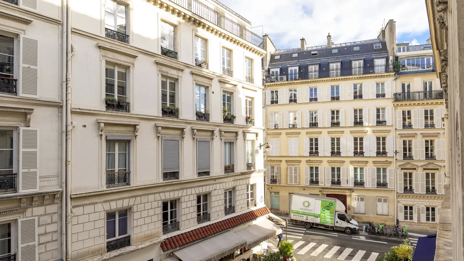 Multifamily in Paris for sale Primary Photo- Image 1 of 2