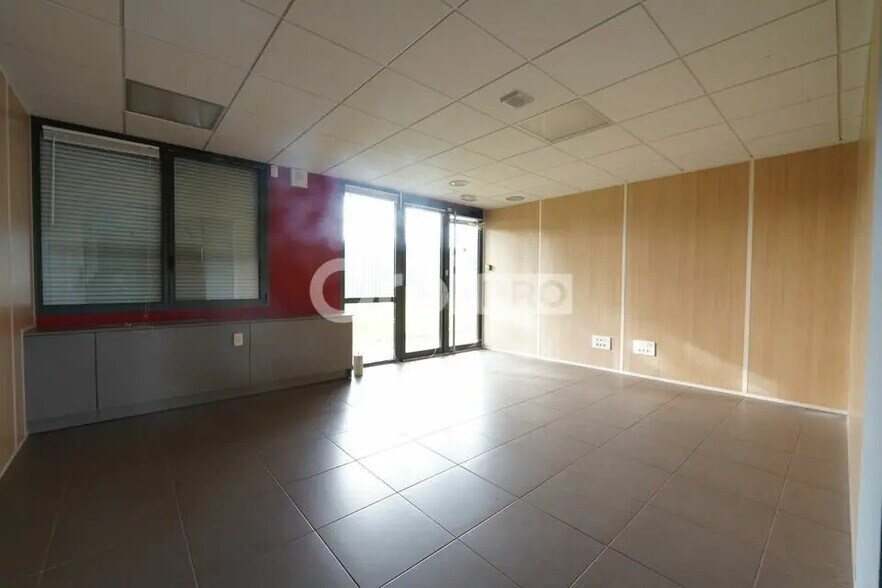 Office in Rillieux-la-Pape for lease - Interior Photo - Image 3 of 6