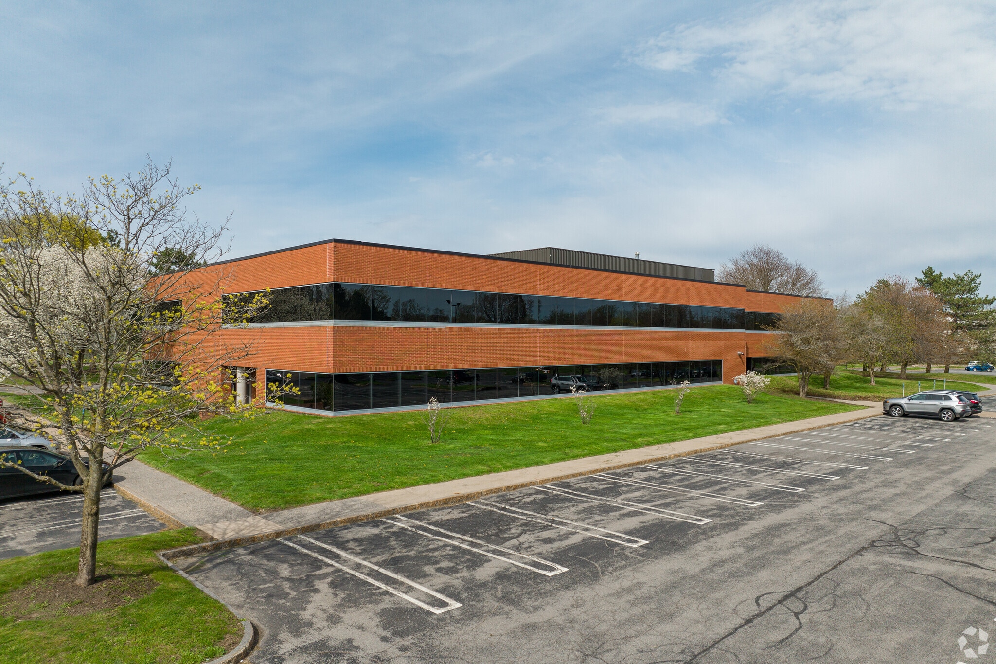 200 Salina Meadows Pky, Syracuse, NY for lease Primary Photo- Image 1 of 13