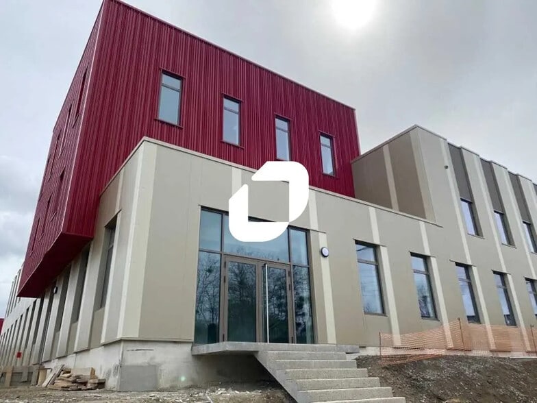 Flex in Gennevilliers for sale - Building Photo - Image 2 of 31