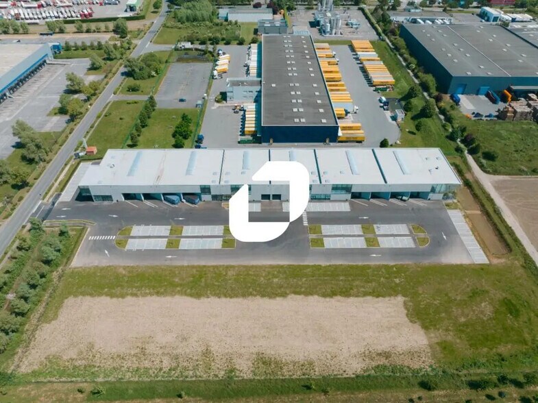 Flex in Carvin for lease - Aerial - Image 2 of 5