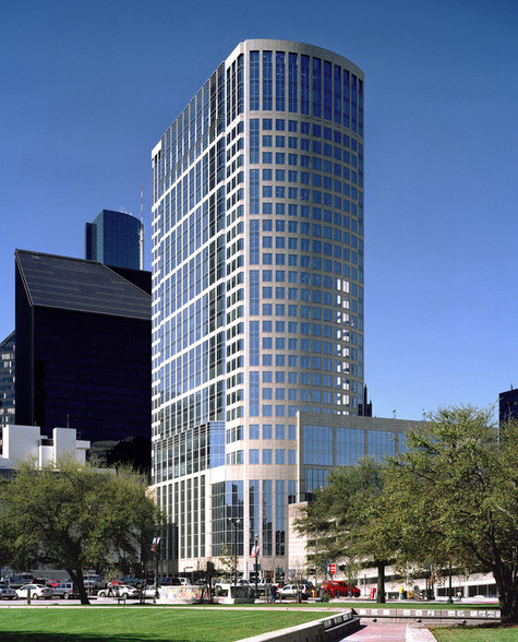 717 Texas Ave, Houston, TX 77002 | LoopNet