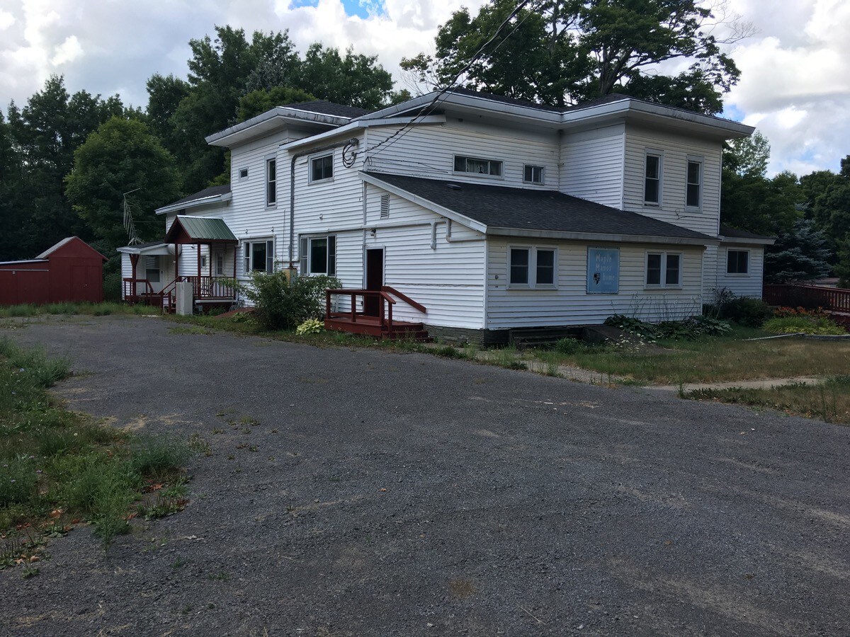 135 Canning Factory Rd, Pulaski, NY 13142