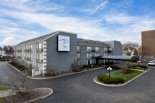 Ascend Collection The Blu Hotel - Pub