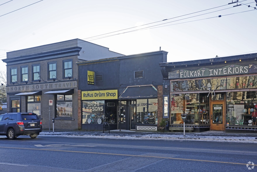 3712 W 10th Av, Vancouver, BC for lease - Primary Photo - Image 1 of 6