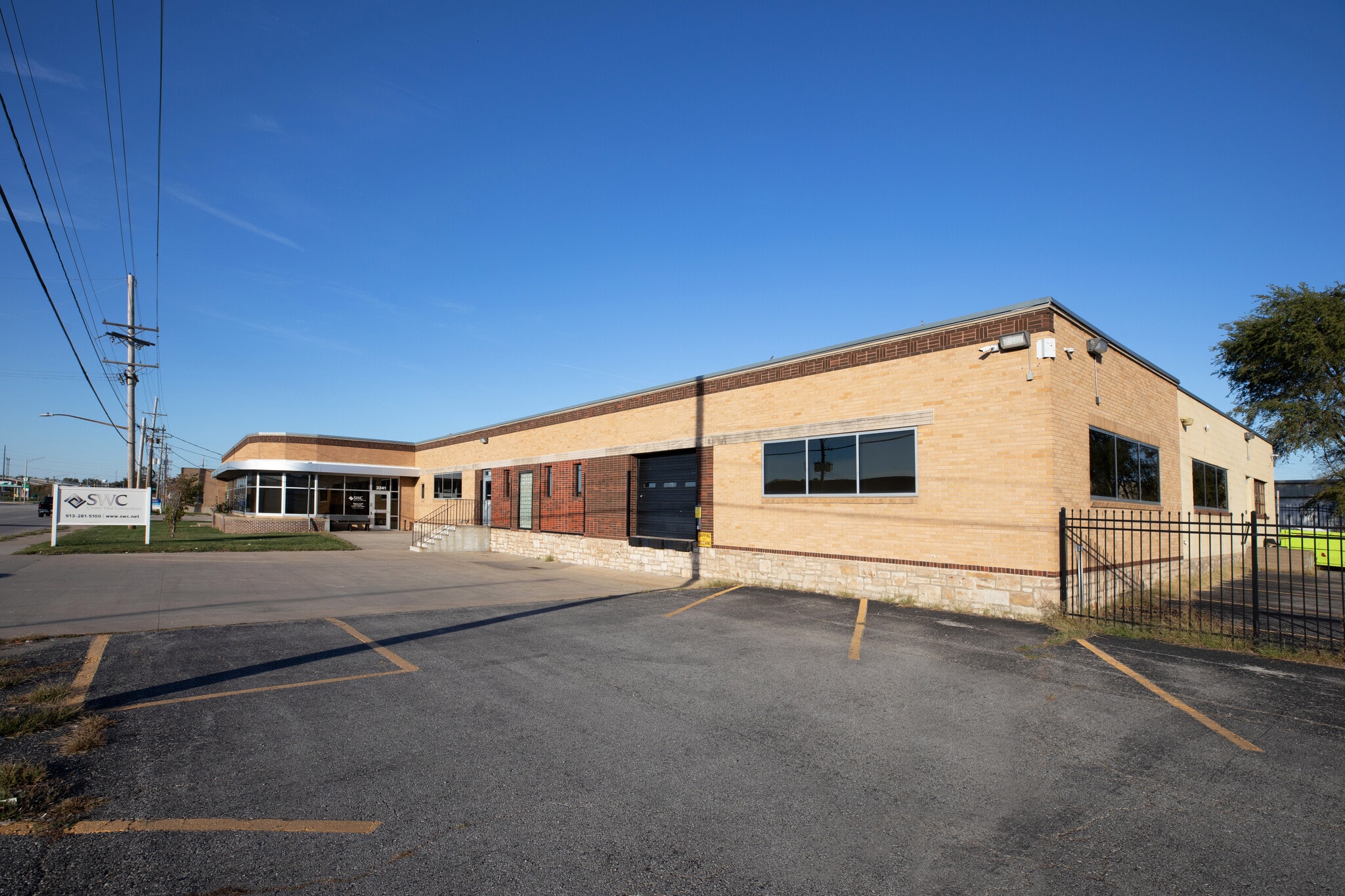 3241 N 7th Street Trfy, Kansas City, KS for lease Building Photo- Image 1 of 4