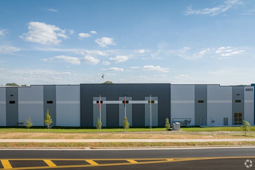 4885 Claude Ramsey Pky, Chattanooga, TN for lease - Building Photo - Image 3 of 16