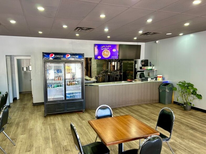 851 E Erie St, Windsor, ON for sale - Interior Photo - Image 3 of 7