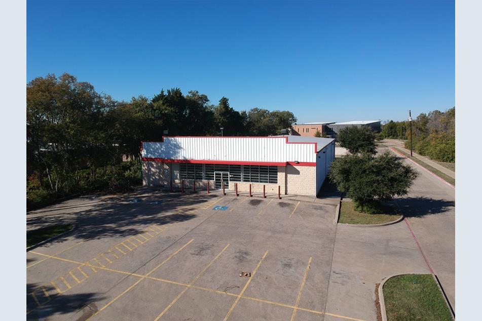 3921 S Buckner Blvd, Dallas, TX for lease Building Photo- Image 1 of 3