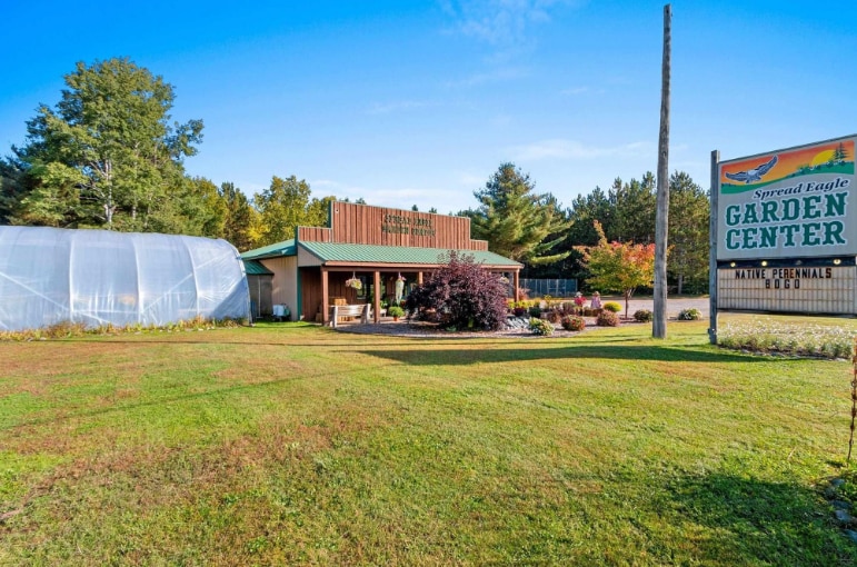 4413 N Lake Rd S, Florence, WI for sale - Building Photo - Image 3 of 11