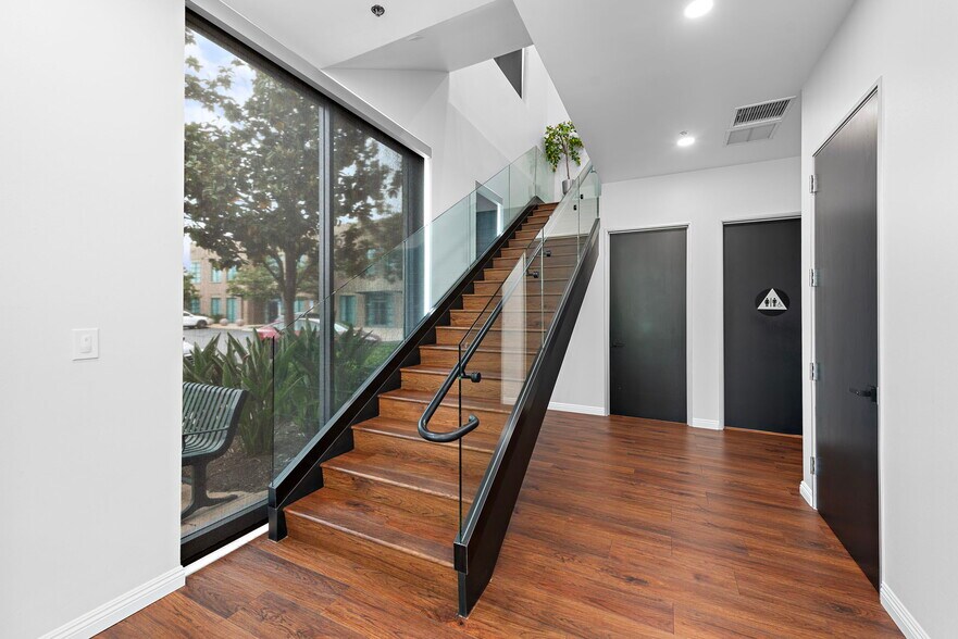 9090 Irvine Center Dr, Irvine, CA for sale - Interior Photo - Image 3 of 8