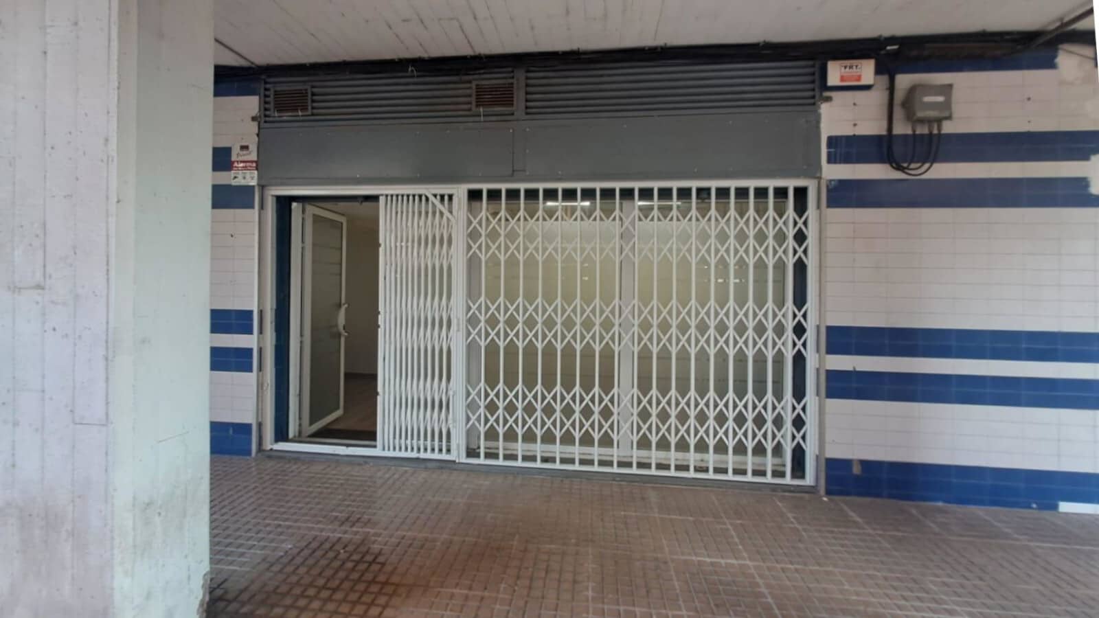 Retail in Esplugues de Llobregat, Barcelona for lease Interior Photo- Image 1 of 10