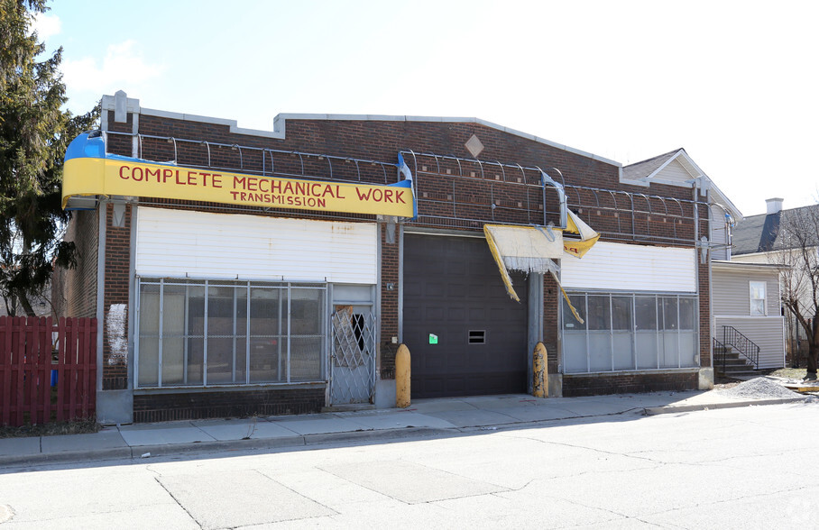 9 N 6th Ave, Maywood, IL for sale - Primary Photo - Image 1 of 1