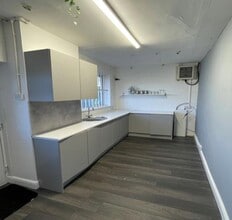 Darby Clos, Swindon for lease Interior Photo- Image 1 of 4