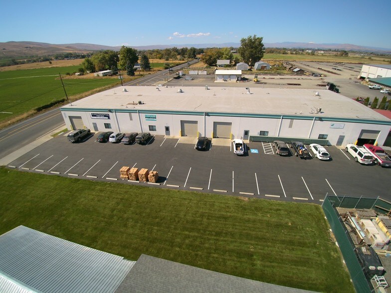 26032611 Ahtanum Rd, Yakima, WA 98903
