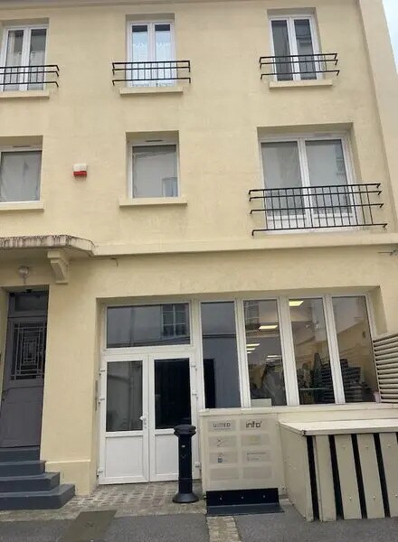 Office in Paris for lease Building Photo- Image 1 of 20