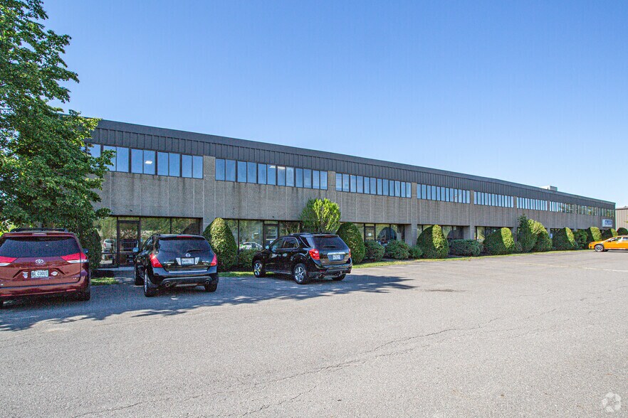 2 Karen Dr, Westbrook, ME for sale - Primary Photo - Image 1 of 1