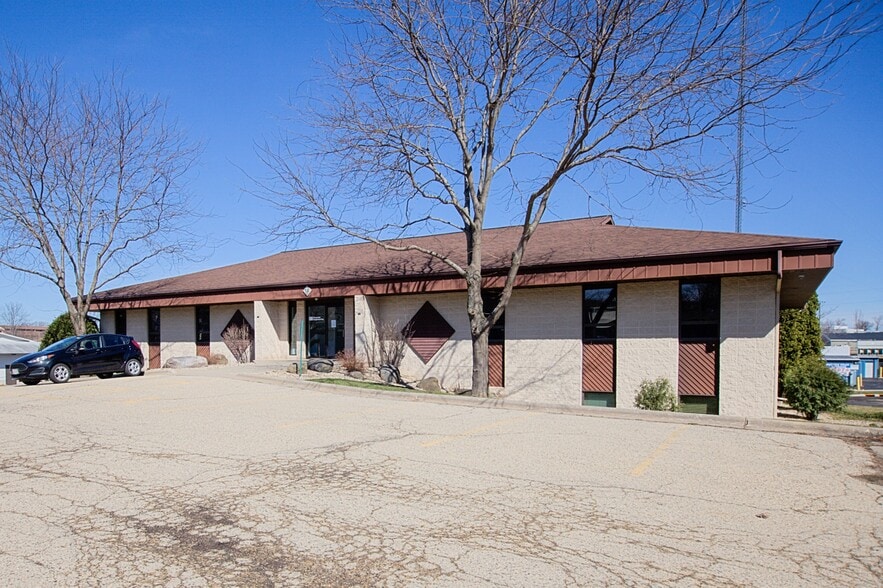14 Ellis Potter Ct, Madison, WI for sale - Building Photo - Image 1 of 5
