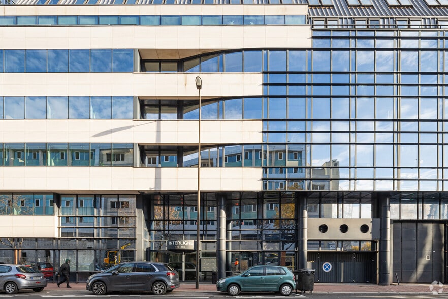 164-170 Rue Victor Hugo, Levallois-Perret for lease - Building Photo - Image 2 of 3