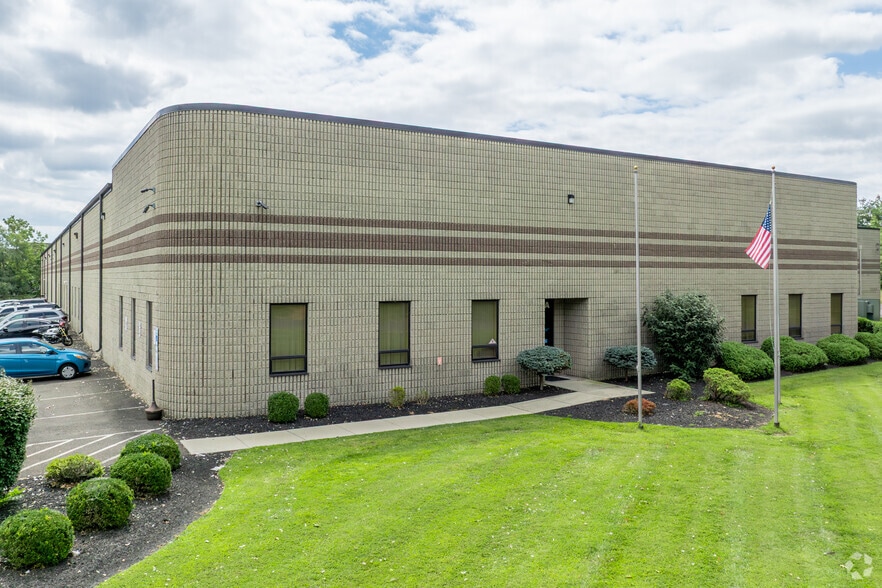 103 Park Dr, Montgomeryville, PA for lease - Primary Photo - Image 1 of 6