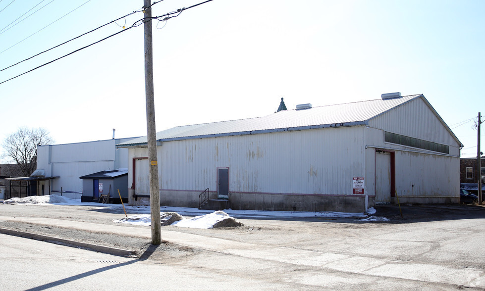 124 Owen Sound St, Mono, ON for lease - Building Photo - Image 3 of 4