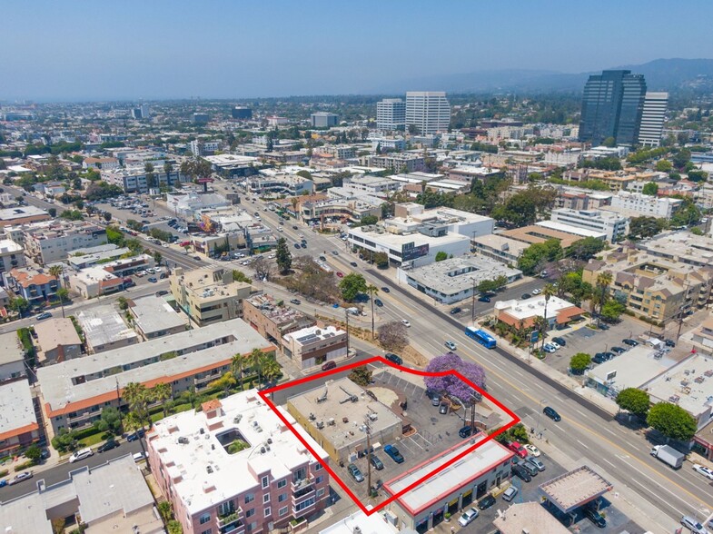 11980 Santa Monica Blvd, Los Angeles, CA for sale - Building Photo - Image 1 of 4