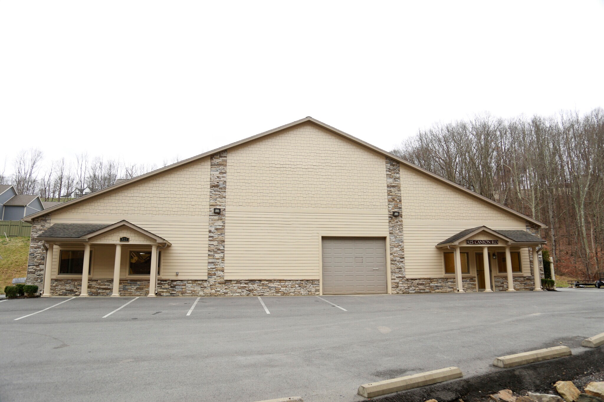 925 Canyon Rd, Morgantown, WV for lease Primary Photo- Image 1 of 13