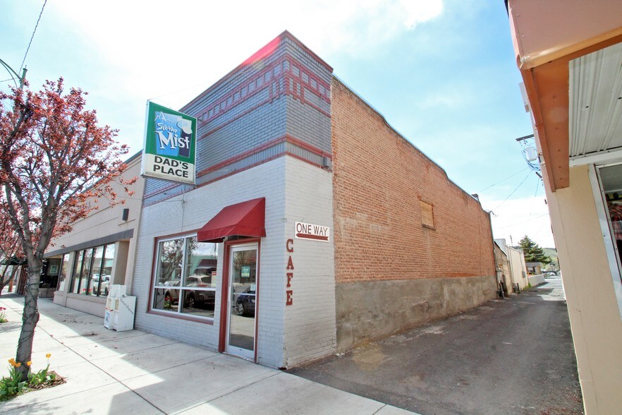 229 N Main St, Prineville, OR 97754