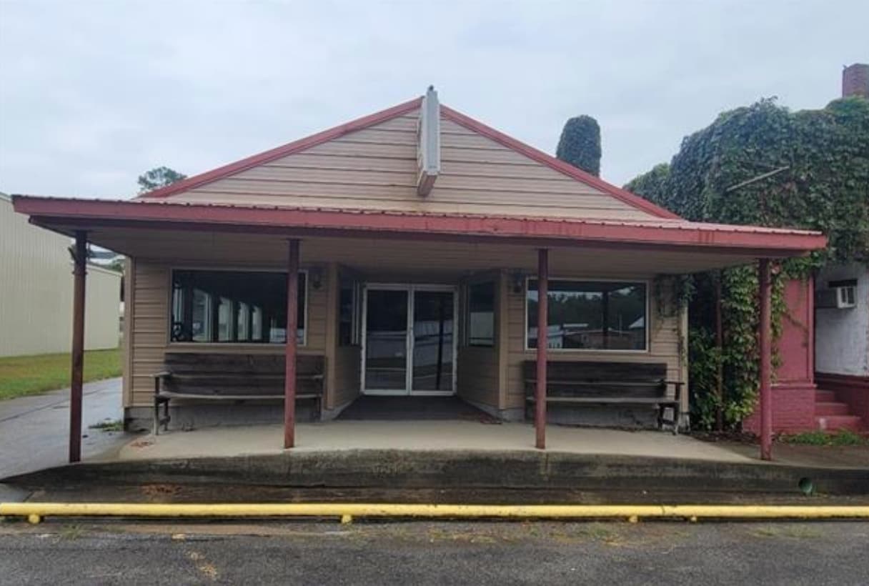 214 W Main St, Elizabeth, IL for sale Building Photo- Image 1 of 35