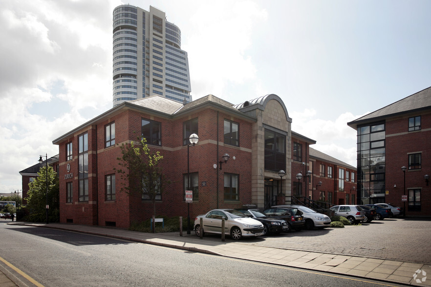 Canal Whar, Leeds for lease - Primary Photo - Image 1 of 2