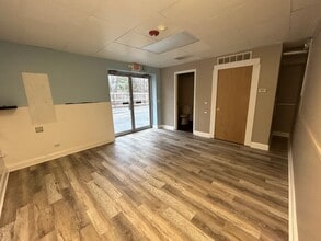 332-350 S Main St, Bartlett, IL for lease Interior Photo- Image 1 of 7