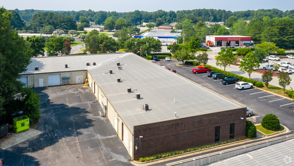 102-120 Donmoor Ct, Garner, NC for lease - Building Photo - Image 2 of 6