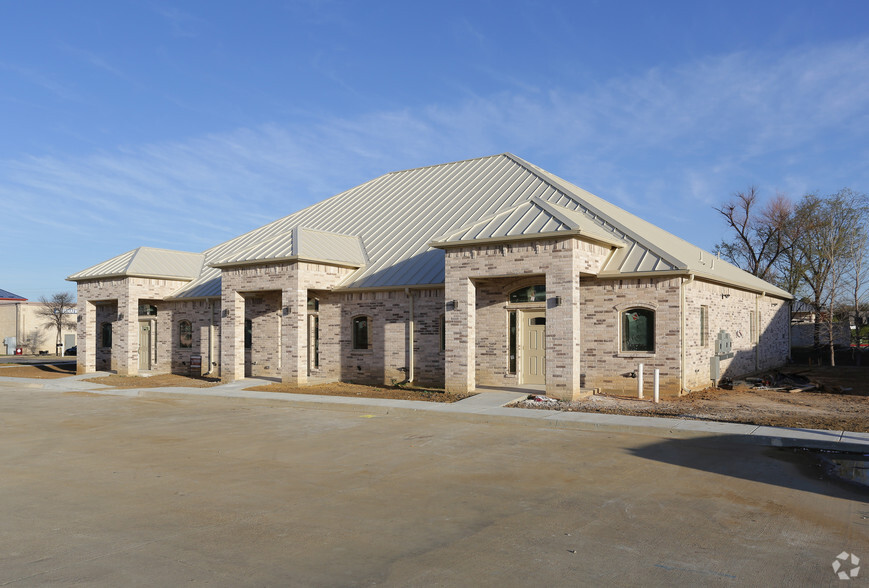 6140 Precinct Line Rd, Hurst, TX for lease - Building Photo - Image 3 of 5