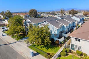 16 Units 1988 Built 5.68% Cap Rate 11.02 GRM - Duplex Property