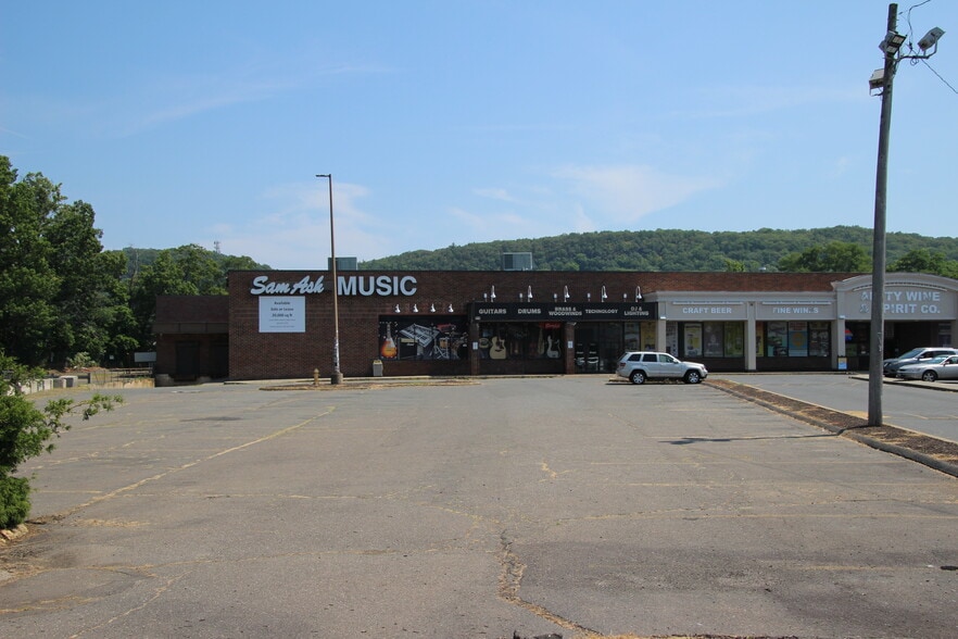 95 Amity Rd, New Haven, CT for sale - Building Photo - Image 1 of 28