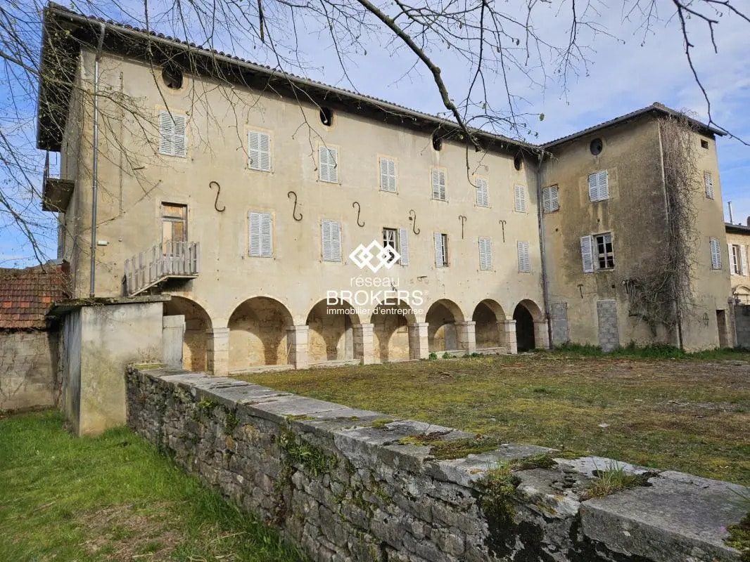 Flex in Saint-Amour for sale Building Photo- Image 1 of 10