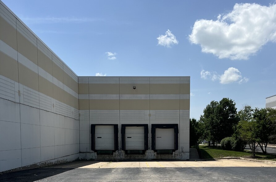 1440 Davey Rd, Woodridge, IL for lease - Building Photo - Image 2 of 2