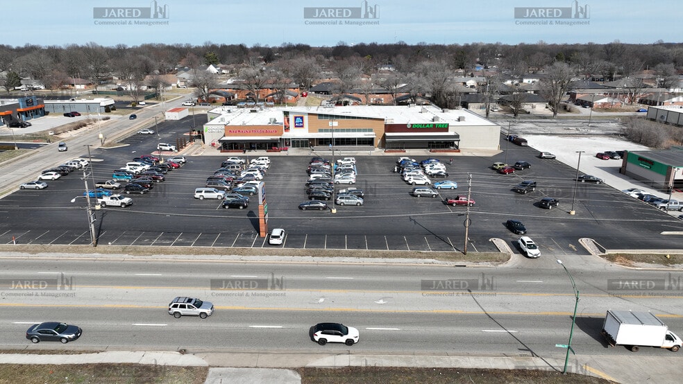 2843 E Sunshine St, Springfield, MO for lease - Building Photo - Image 3 of 17
