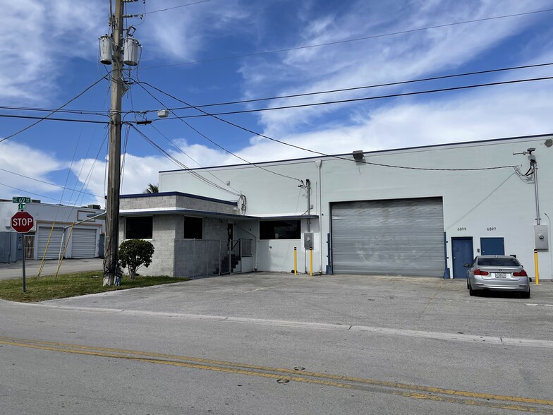 6899 NE 4th Ave, Miami, FL for lease - Building Photo - Image 2 of 4