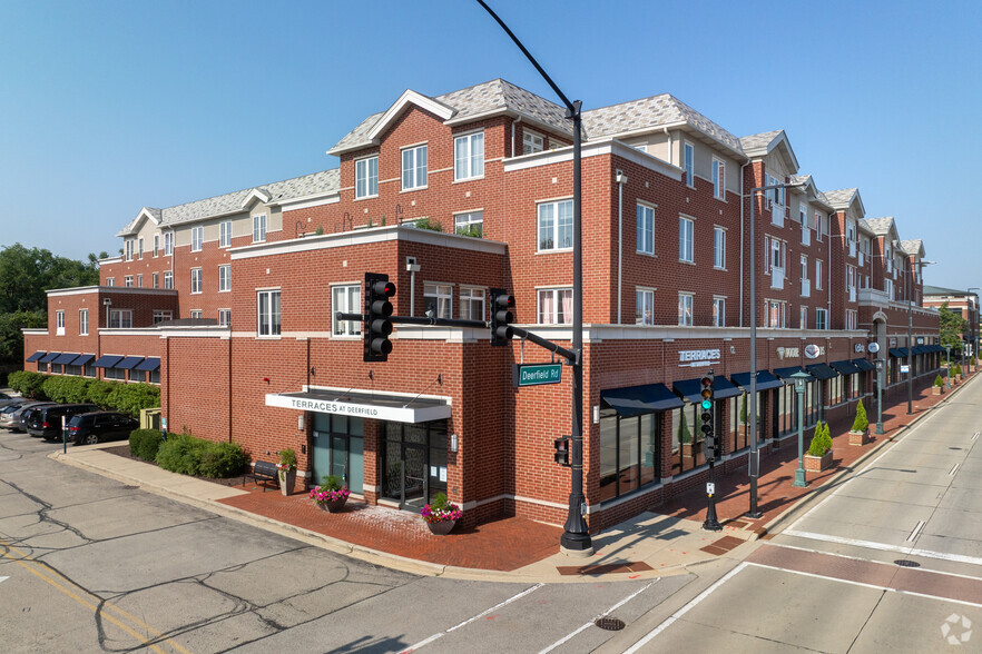 655 Deerfield Rd, Deerfield, IL for lease - Primary Photo - Image 1 of 18