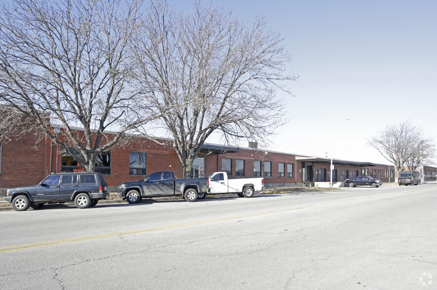 1324 Swift Ave, North Kansas City, MO for lease - Primary Photo - Image 1 of 5