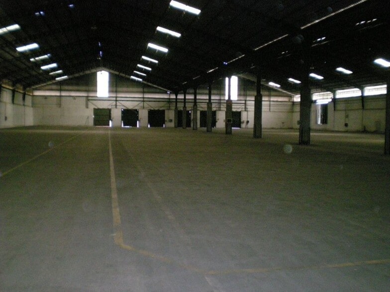 Calle la Red Veintisiete, 21, Alcalá de Guadaíra, Sevilla for lease - Building Photo - Image 3 of 10