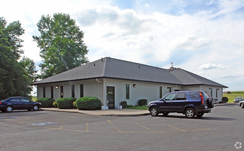 15 High Tech Dr, Rochester, NY for sale - Primary Photo - Image 1 of 1