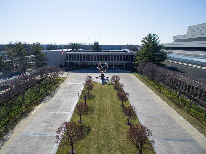 21001 Van Born Rd, Taylor, MI for lease - Building Photo - Image 3 of 13