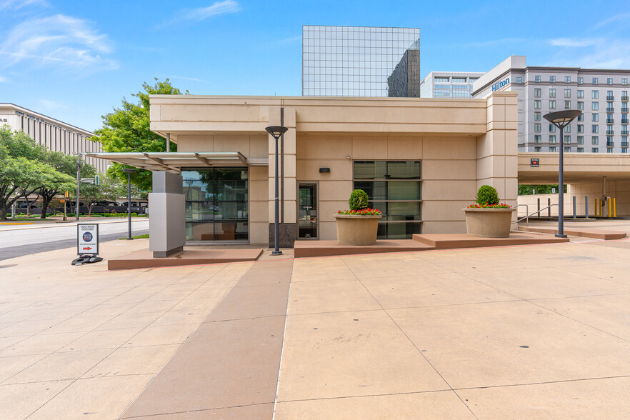 8303 Douglas Ave, Dallas, TX for lease - Building Photo - Image 1 of 9