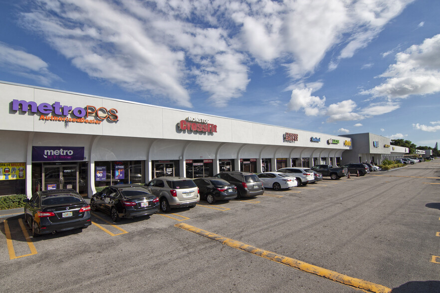 15905-16095 NW 57th Ave, Miami Lakes, FL for lease - Building Photo - Image 3 of 15