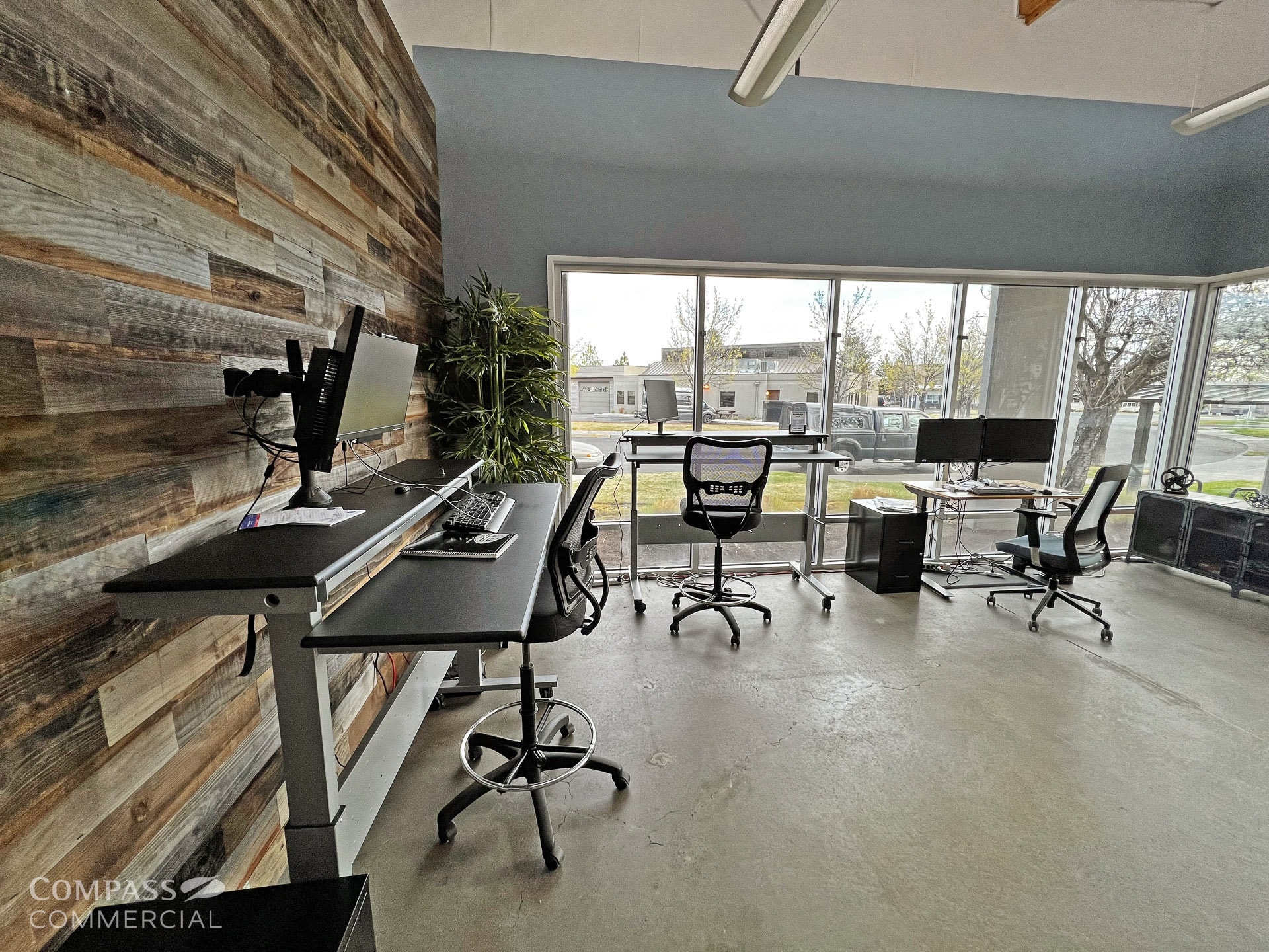 1001 SW Emkay Dr, Bend, OR for lease Building Photo- Image 1 of 3
